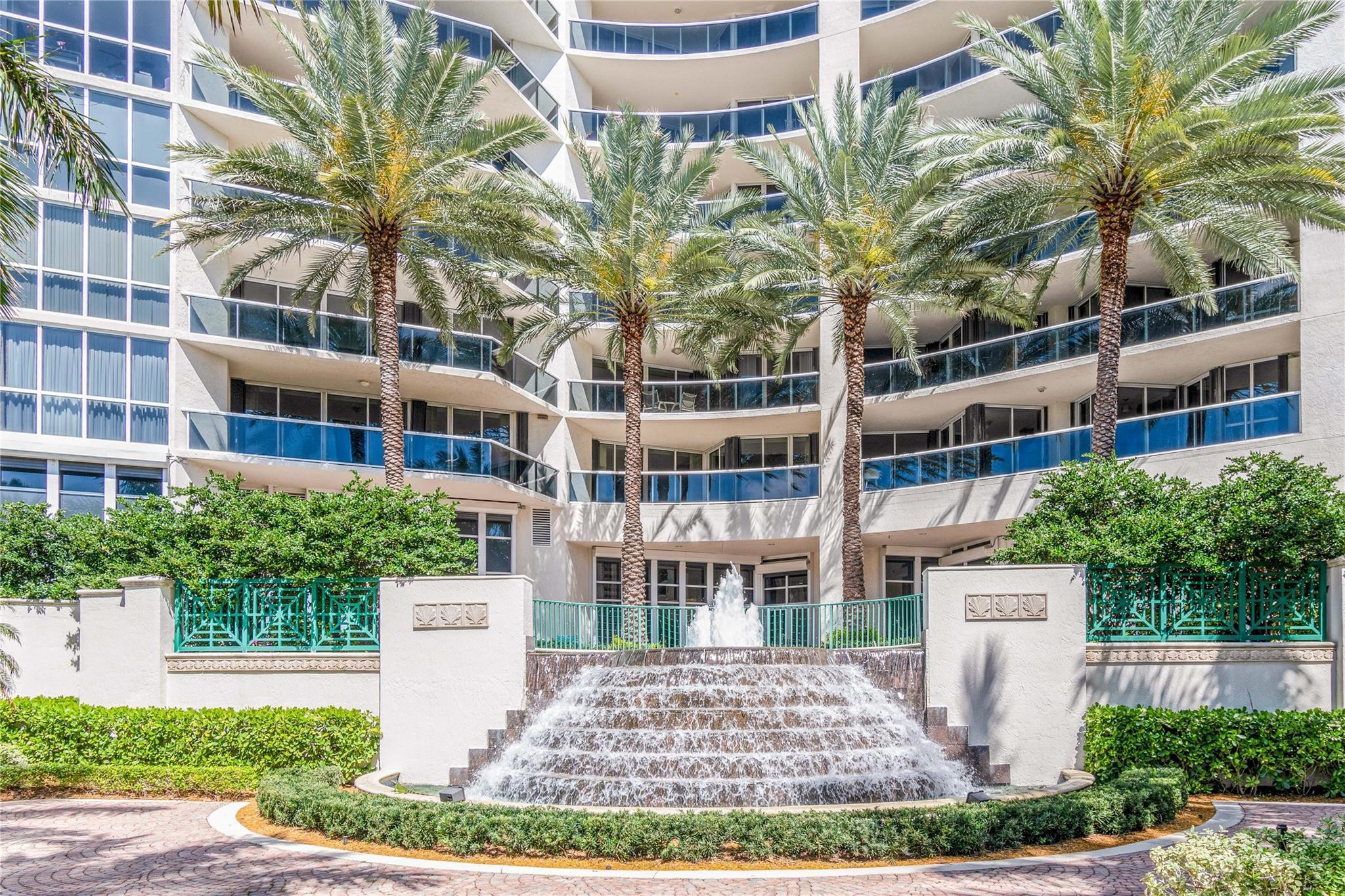 LHERMITAGE I CONDOMINIUM - Residential Lease