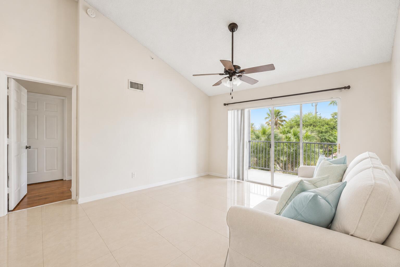 ROYAL GRAND CONDO - Residential