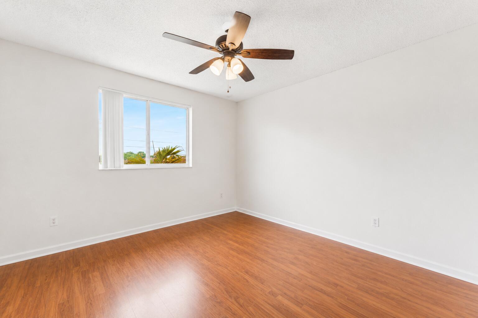 ROYAL GRAND CONDO - Residential