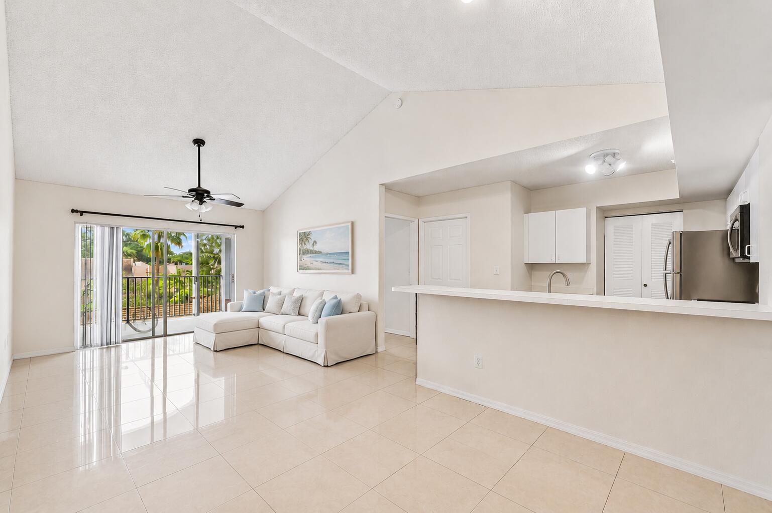 ROYAL GRAND CONDO - Residential