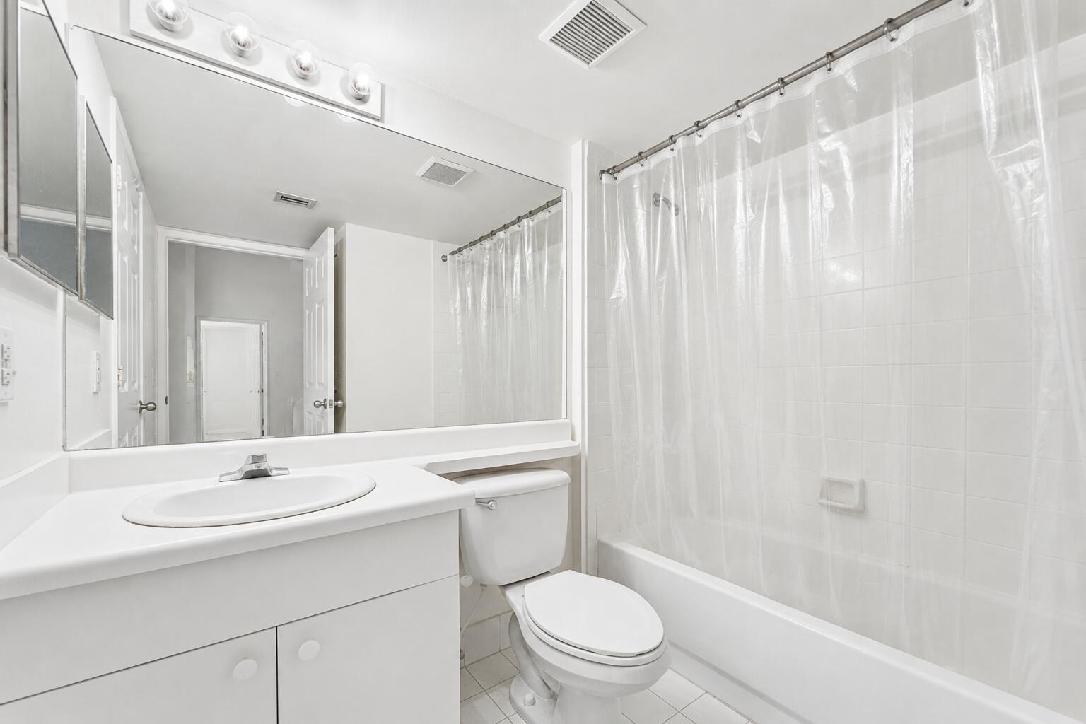 ROYAL GRAND CONDO - Residential