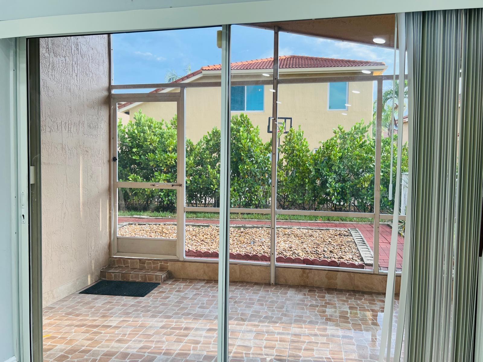 CORAL RIDGE DRIVE COMMERCIAL - Residential