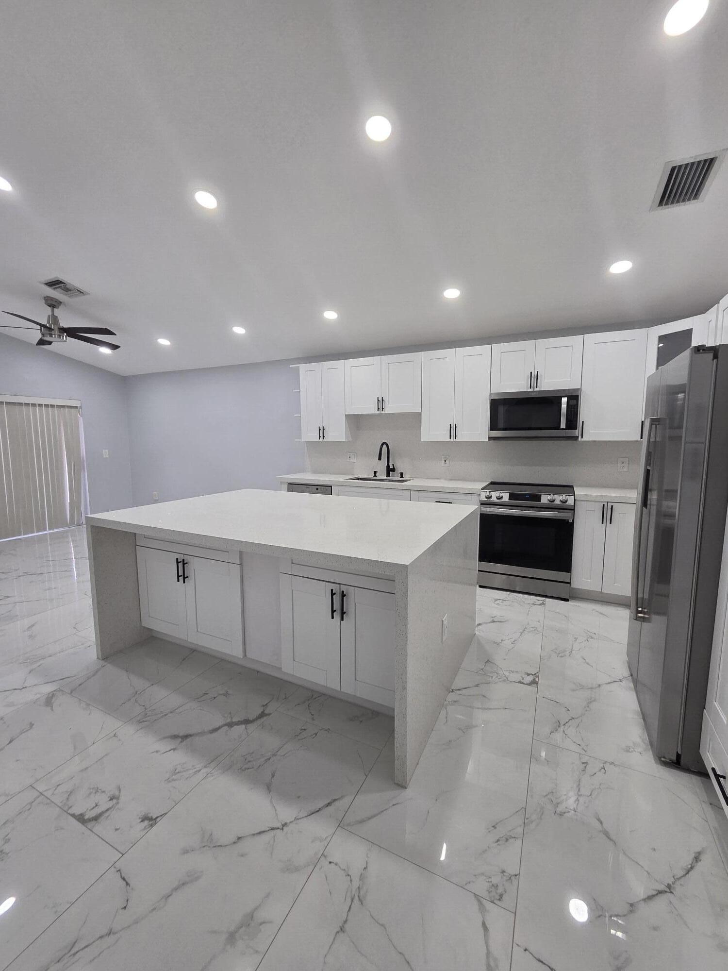 CORAL RIDGE DRIVE COMMERCIAL - Residential