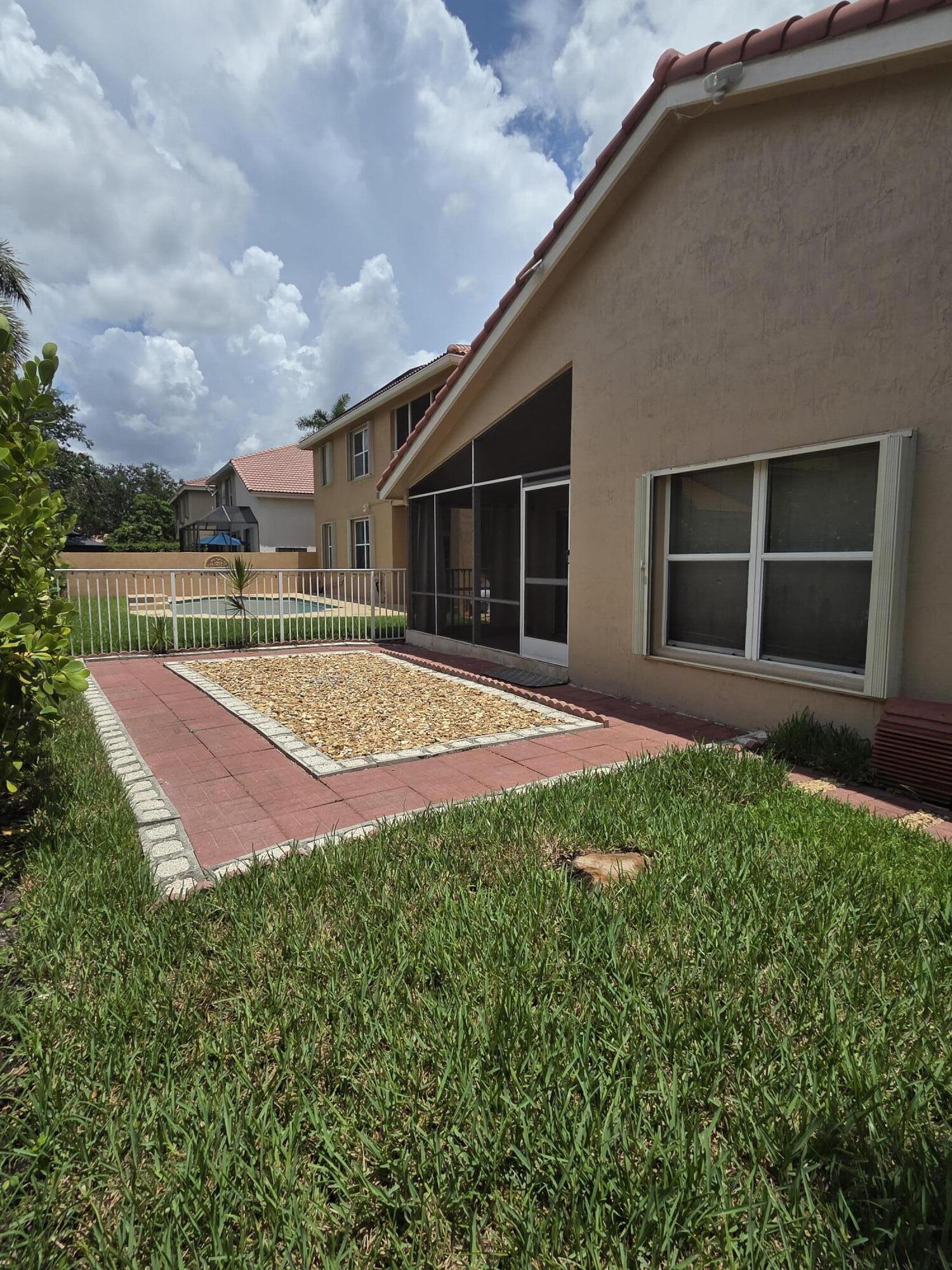 CORAL RIDGE DRIVE COMMERCIAL - Residential
