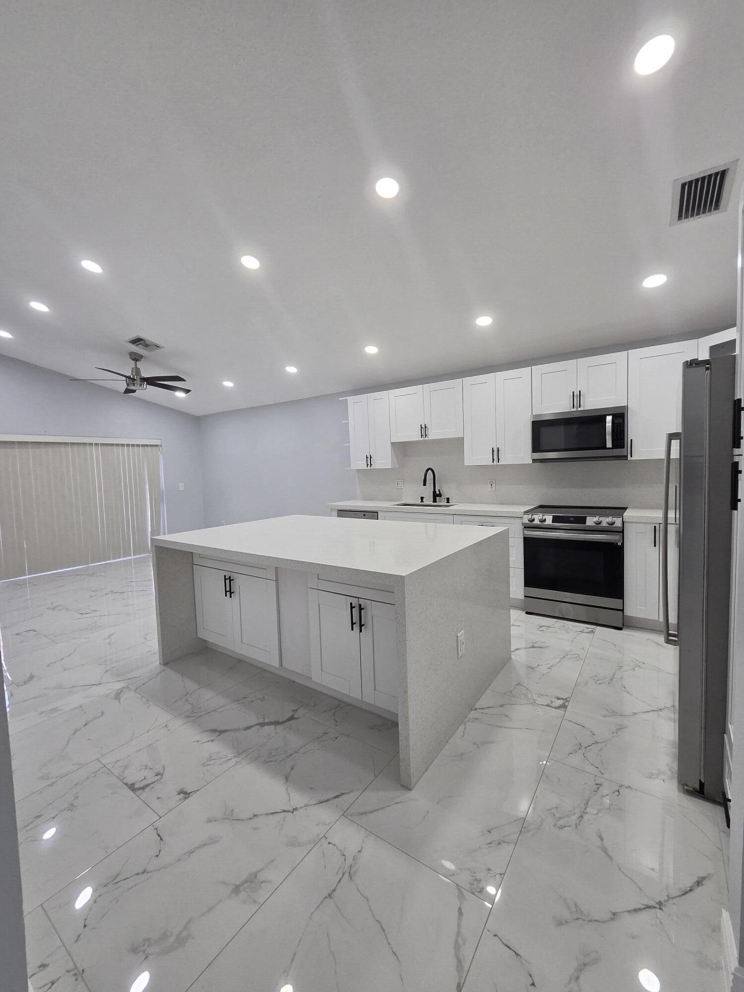 CORAL RIDGE DRIVE COMMERCIAL - Residential