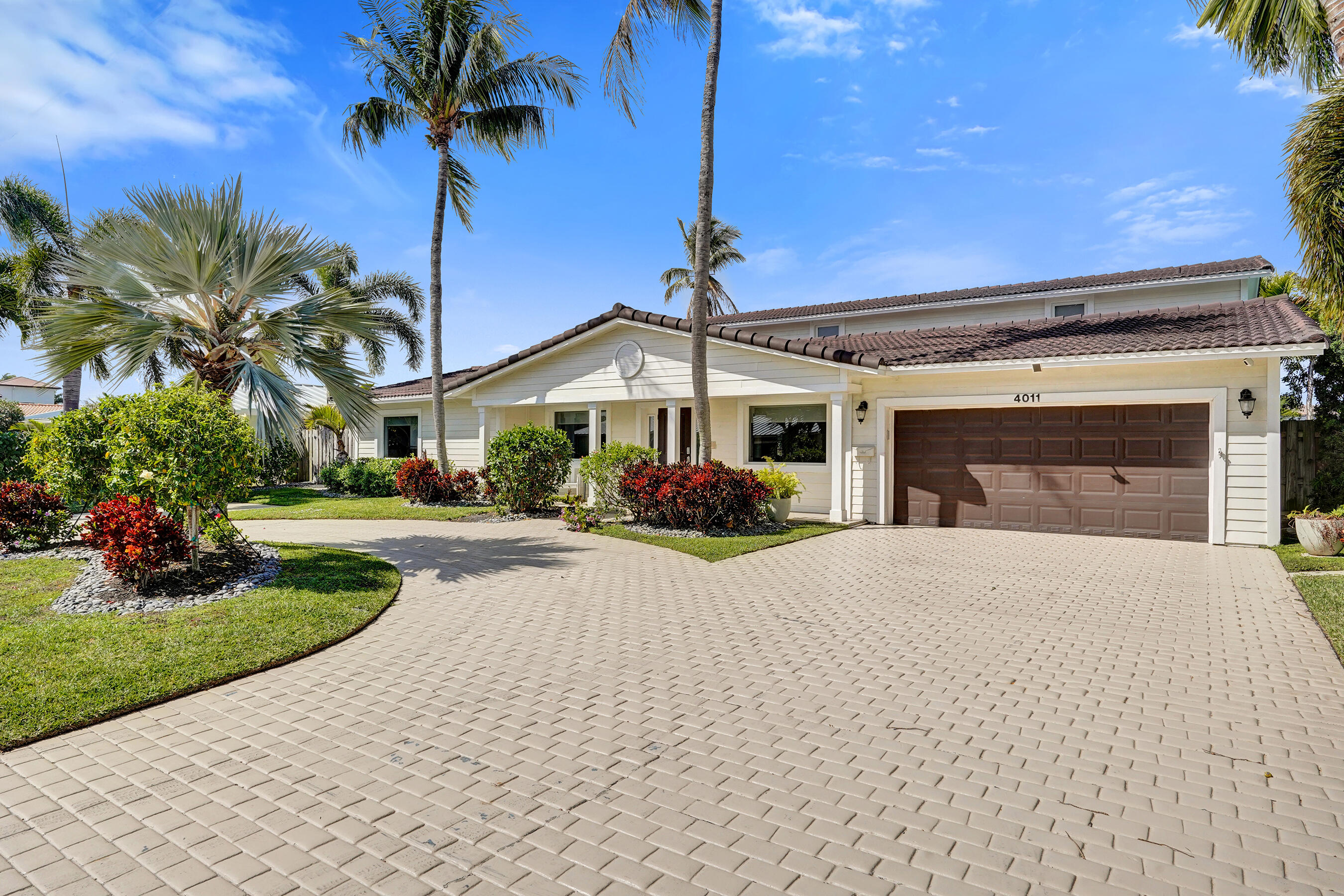 VENETIAN ISLES 2ND SEC - Residential