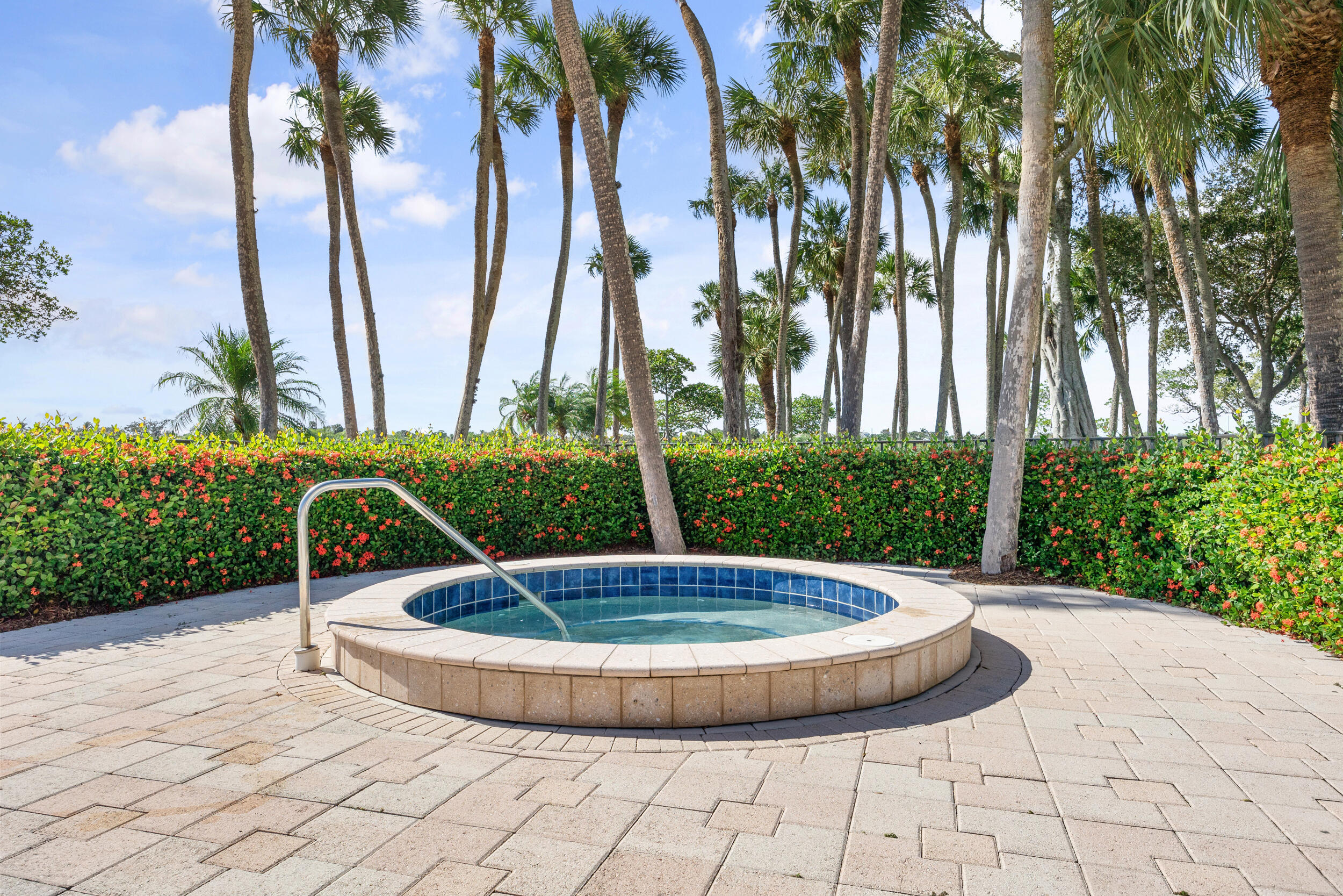 BAHAMA CONDO - Residential