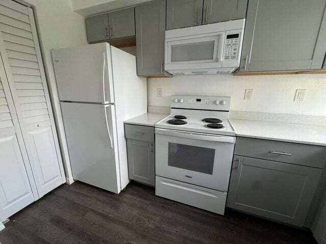 SUNSET PALM VILLAS CONDO - Residential