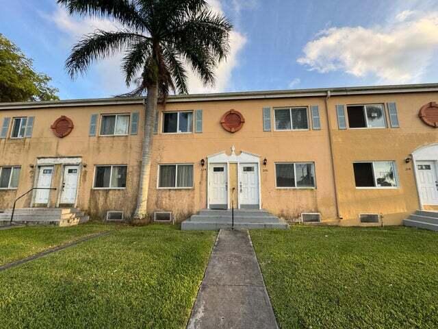 SUNSET PALM VILLAS CONDO - Residential