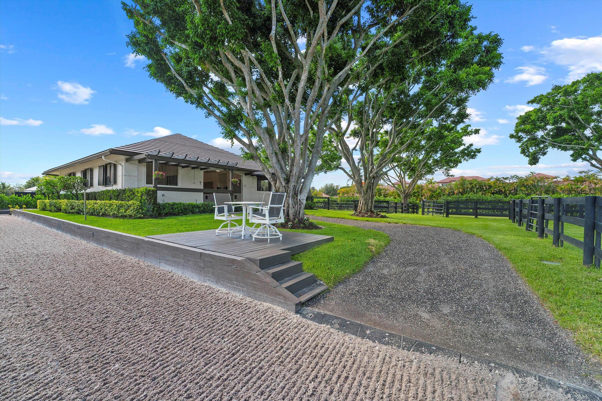 PADDOCK PARK 2 OF WELLINGTON - Residential