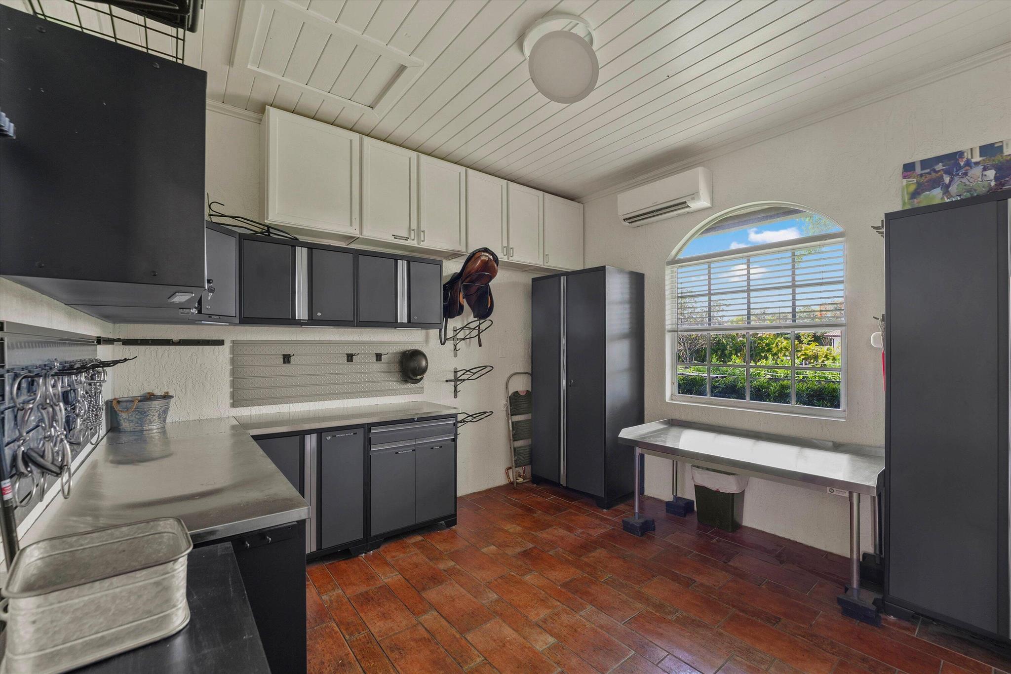 PADDOCK PARK 2 OF WELLINGTON - Residential