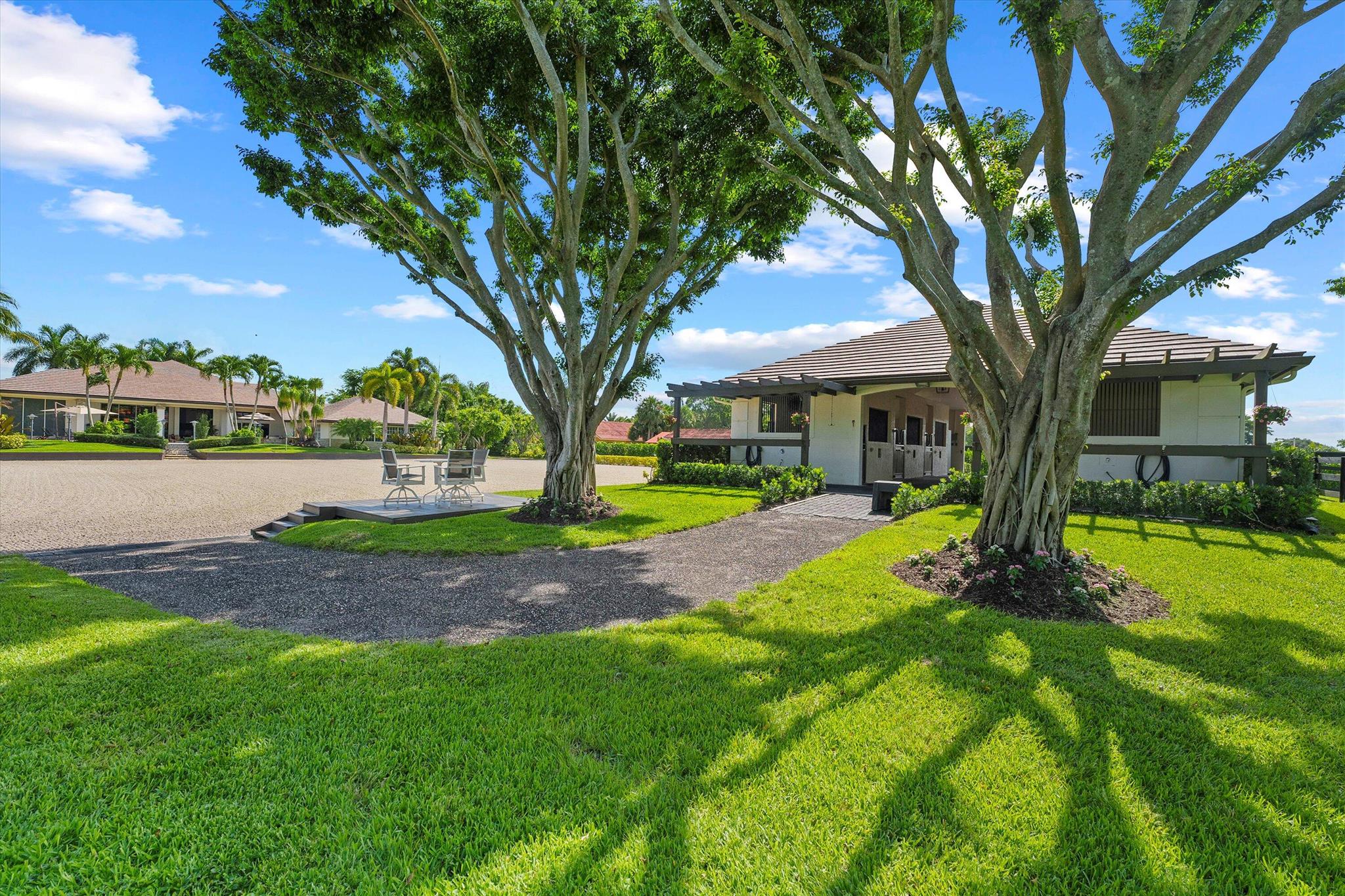 PADDOCK PARK 2 OF WELLINGTON - Residential