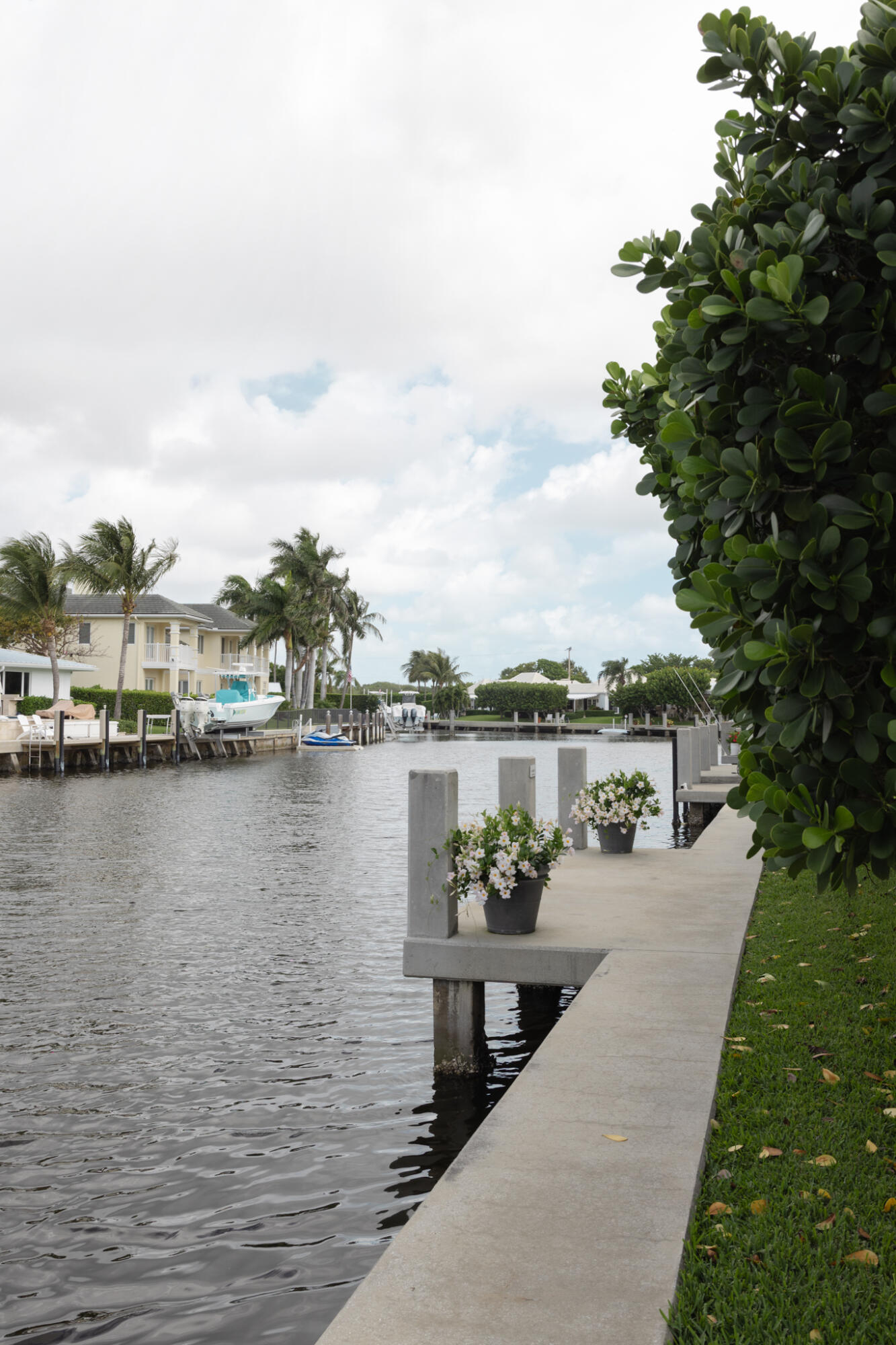 OCEAN MAISONETTES INC - Residential