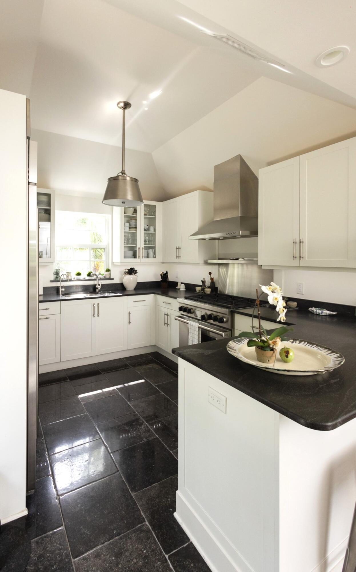 OCEAN MAISONETTES INC - Residential