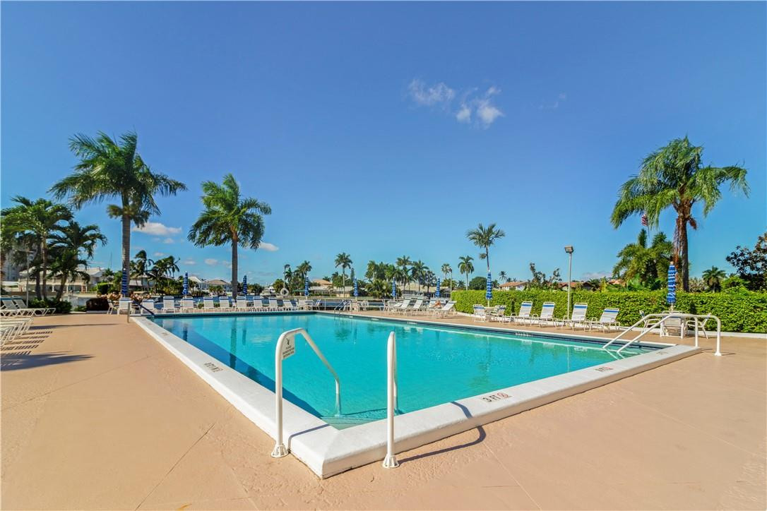 Coral Ridge Towers North - Residential