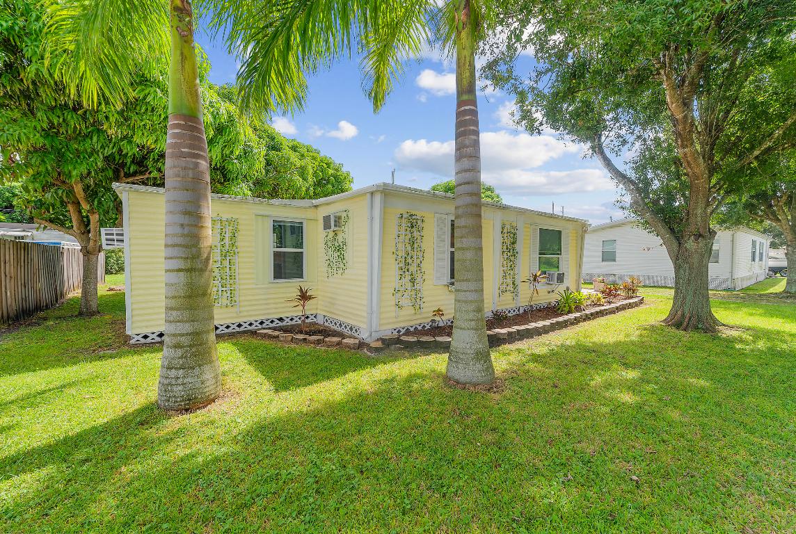 MOBILE HOME GARDENS - Residential