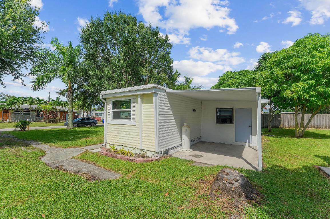 MOBILE HOME GARDENS - Residential