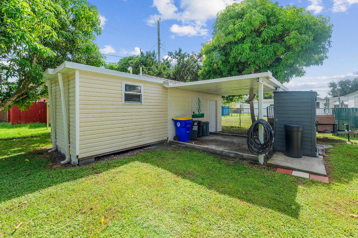 MOBILE HOME GARDENS - Residential