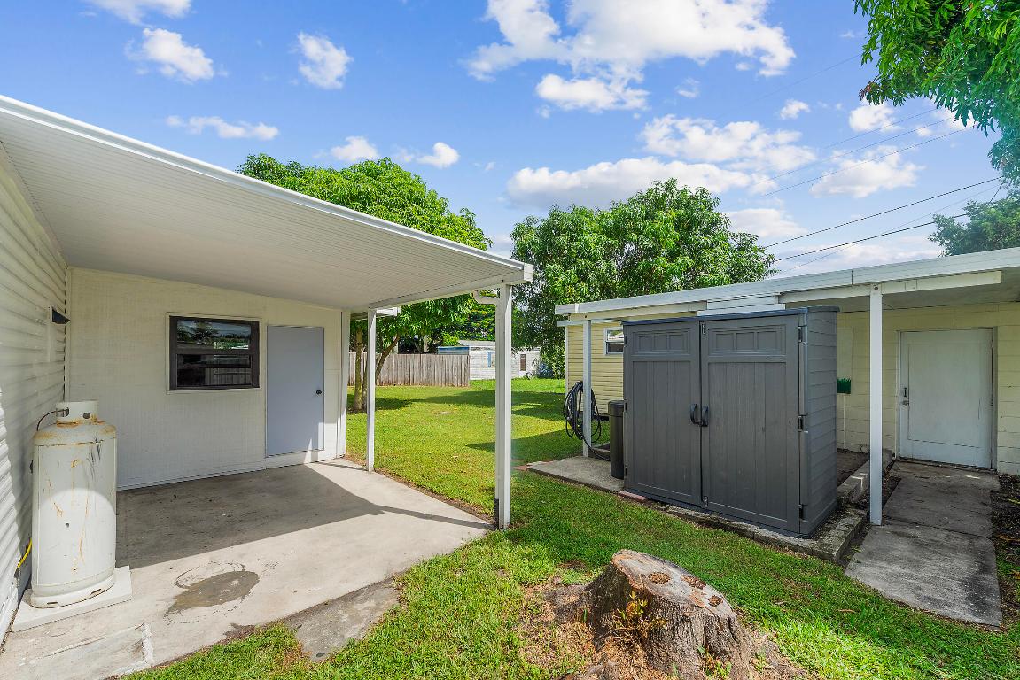 MOBILE HOME GARDENS - Residential