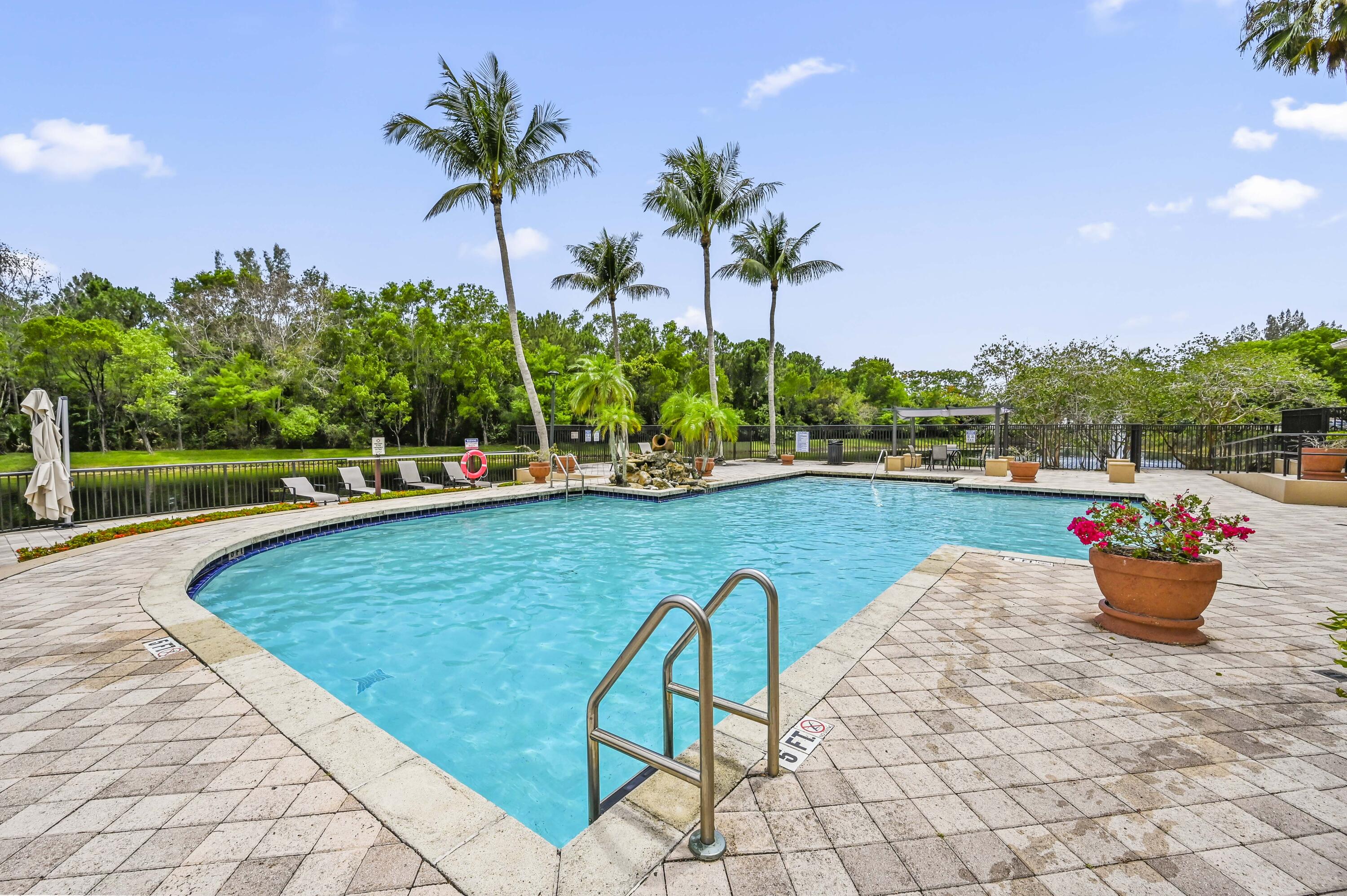 GRAND VIEW AT CRESTWOOD CONDO - Residential Lease