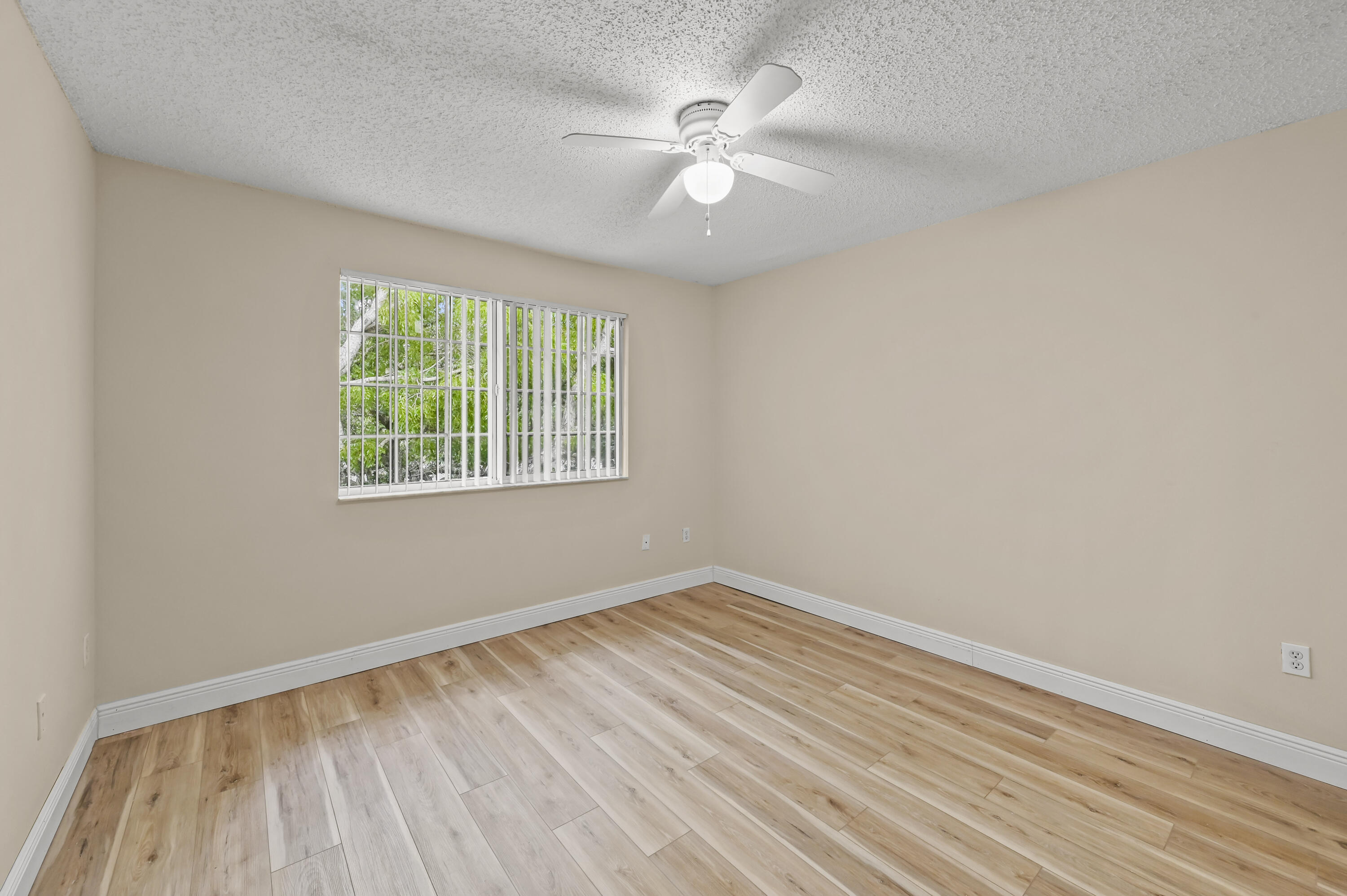 GRAND VIEW AT CRESTWOOD CONDO - Residential Lease