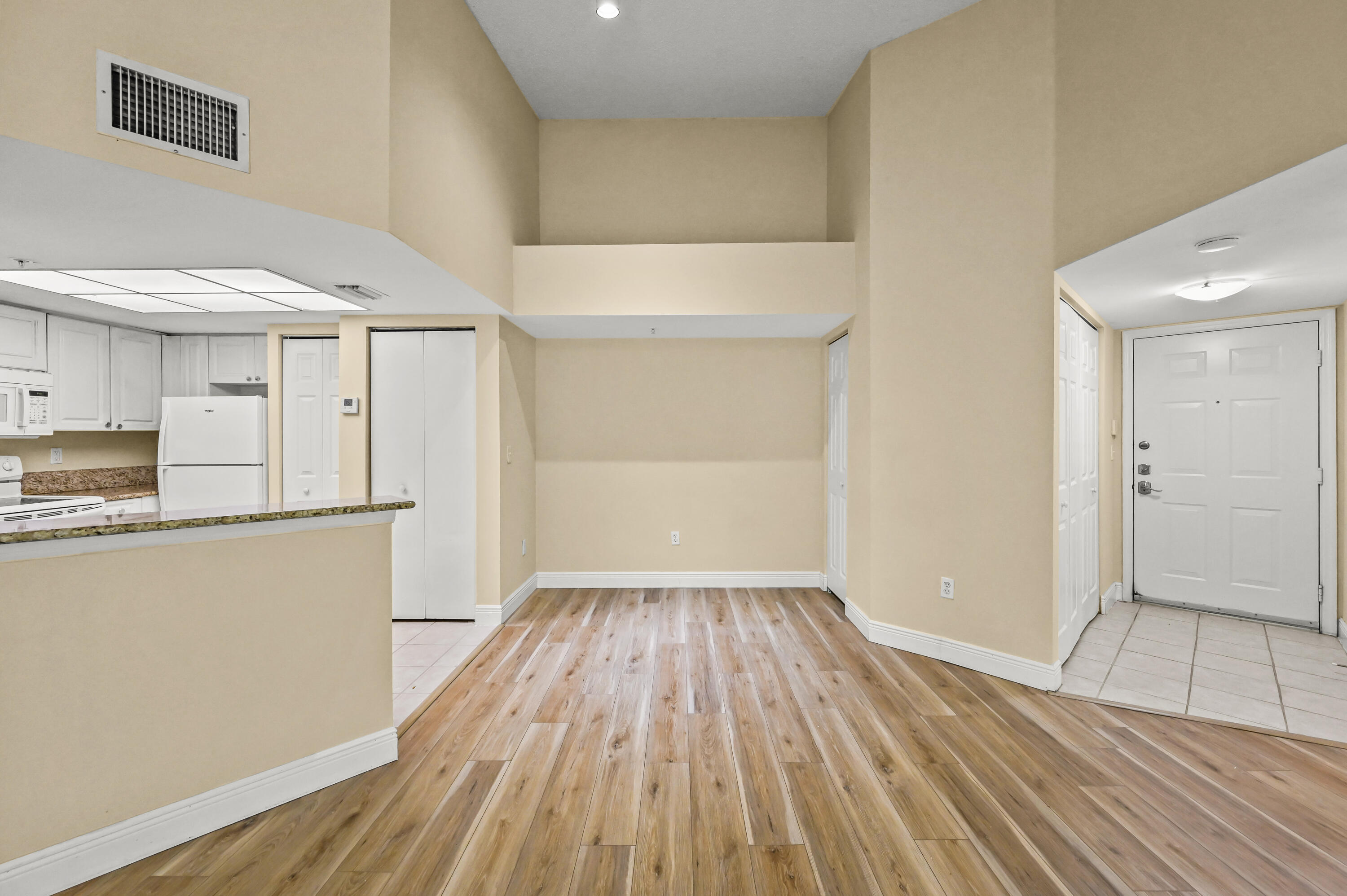 GRAND VIEW AT CRESTWOOD CONDO - Residential Lease