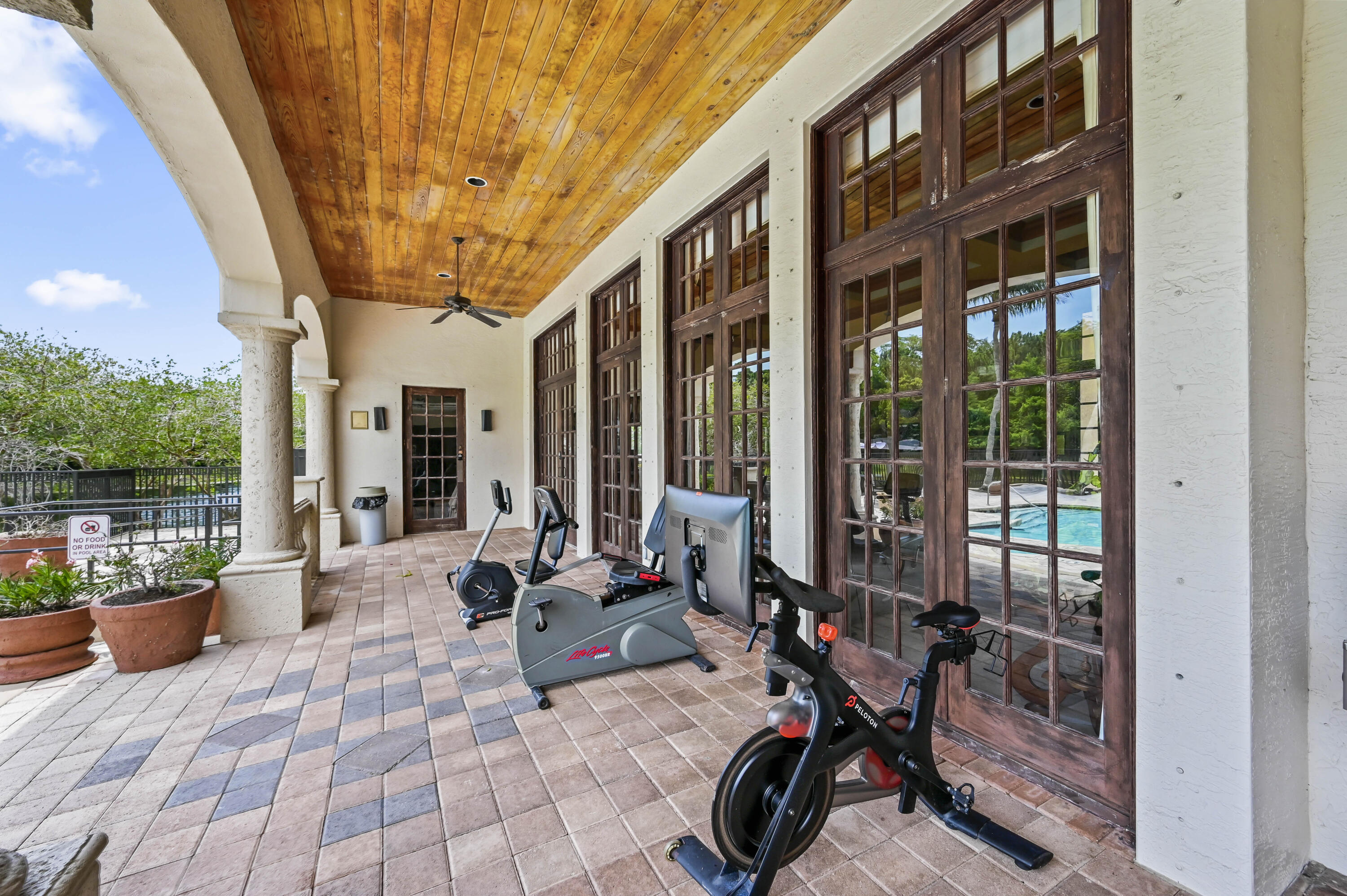 GRAND VIEW AT CRESTWOOD CONDO - Residential Lease