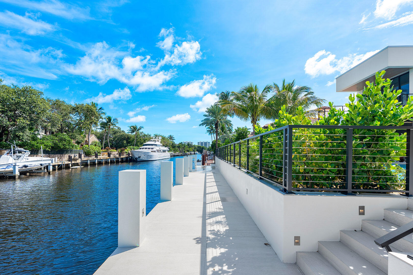 ROYAL PALM YACHT & COUNTRY CLUB - Residential