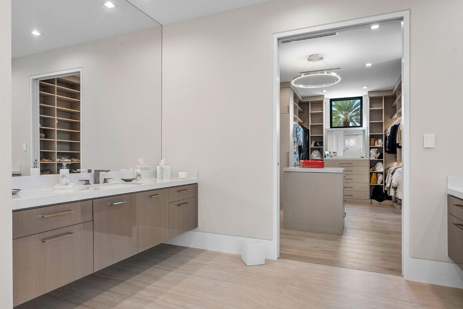 ROYAL PALM YACHT & COUNTRY CLUB - Residential