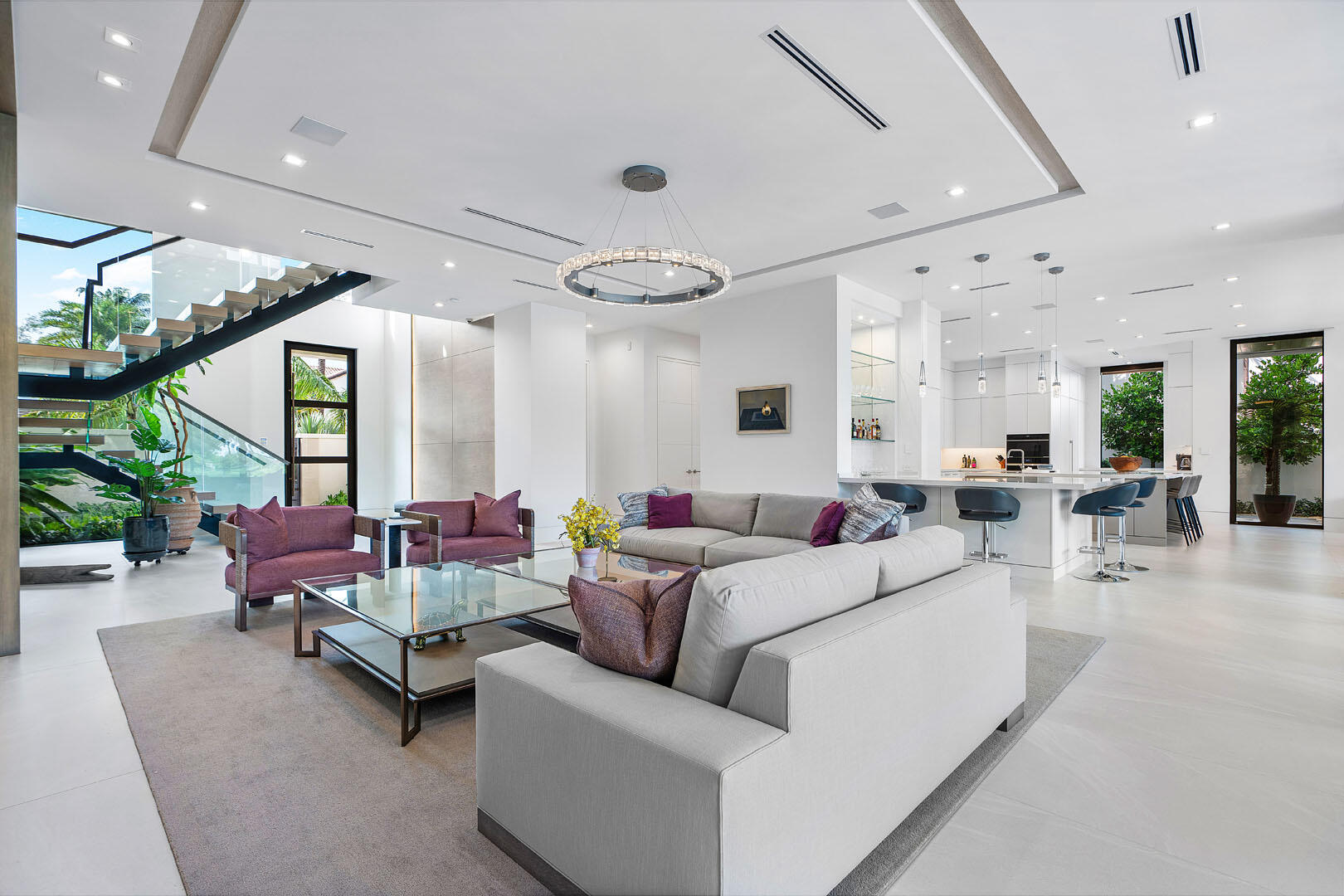 ROYAL PALM YACHT & COUNTRY CLUB - Residential