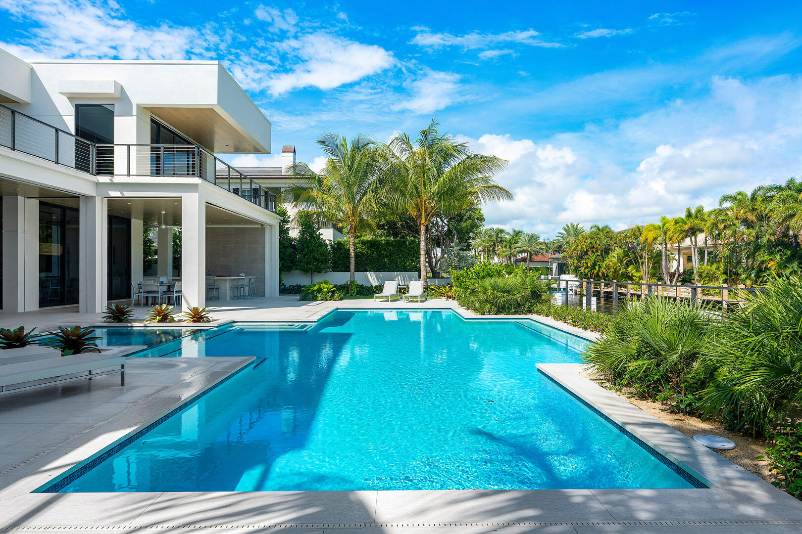 ROYAL PALM YACHT & COUNTRY CLUB - Residential