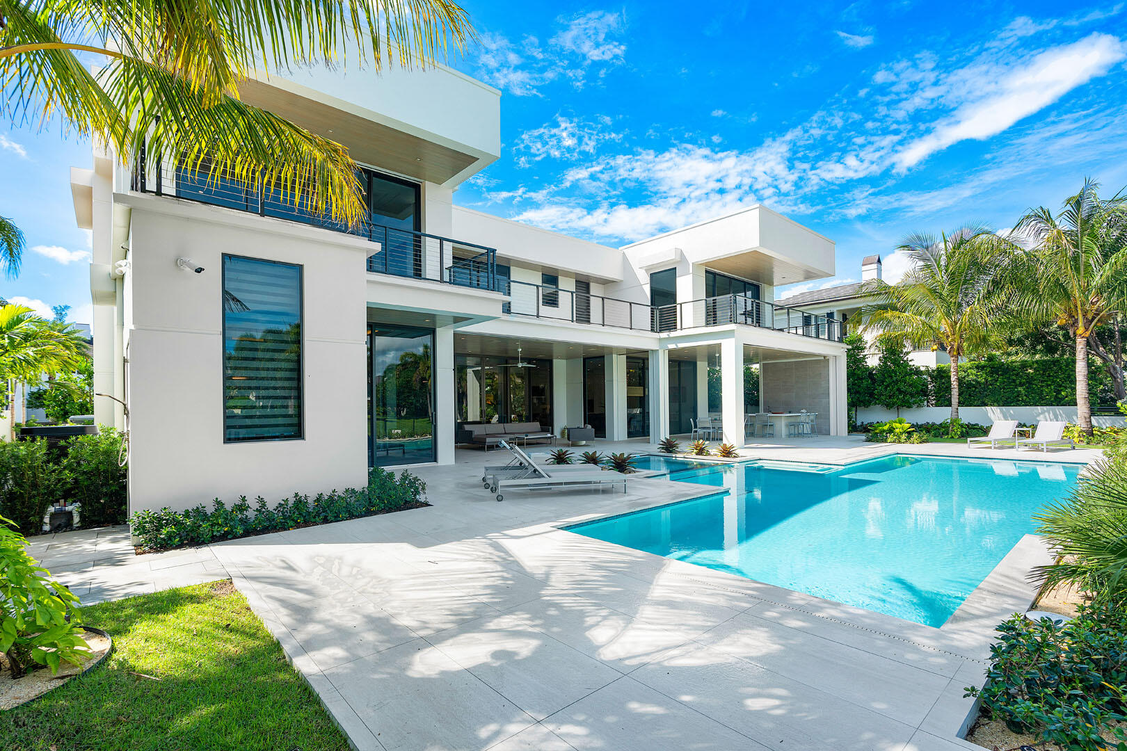 ROYAL PALM YACHT & COUNTRY CLUB - Residential
