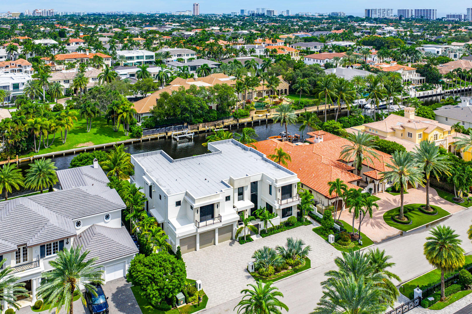 ROYAL PALM YACHT & COUNTRY CLUB - Residential