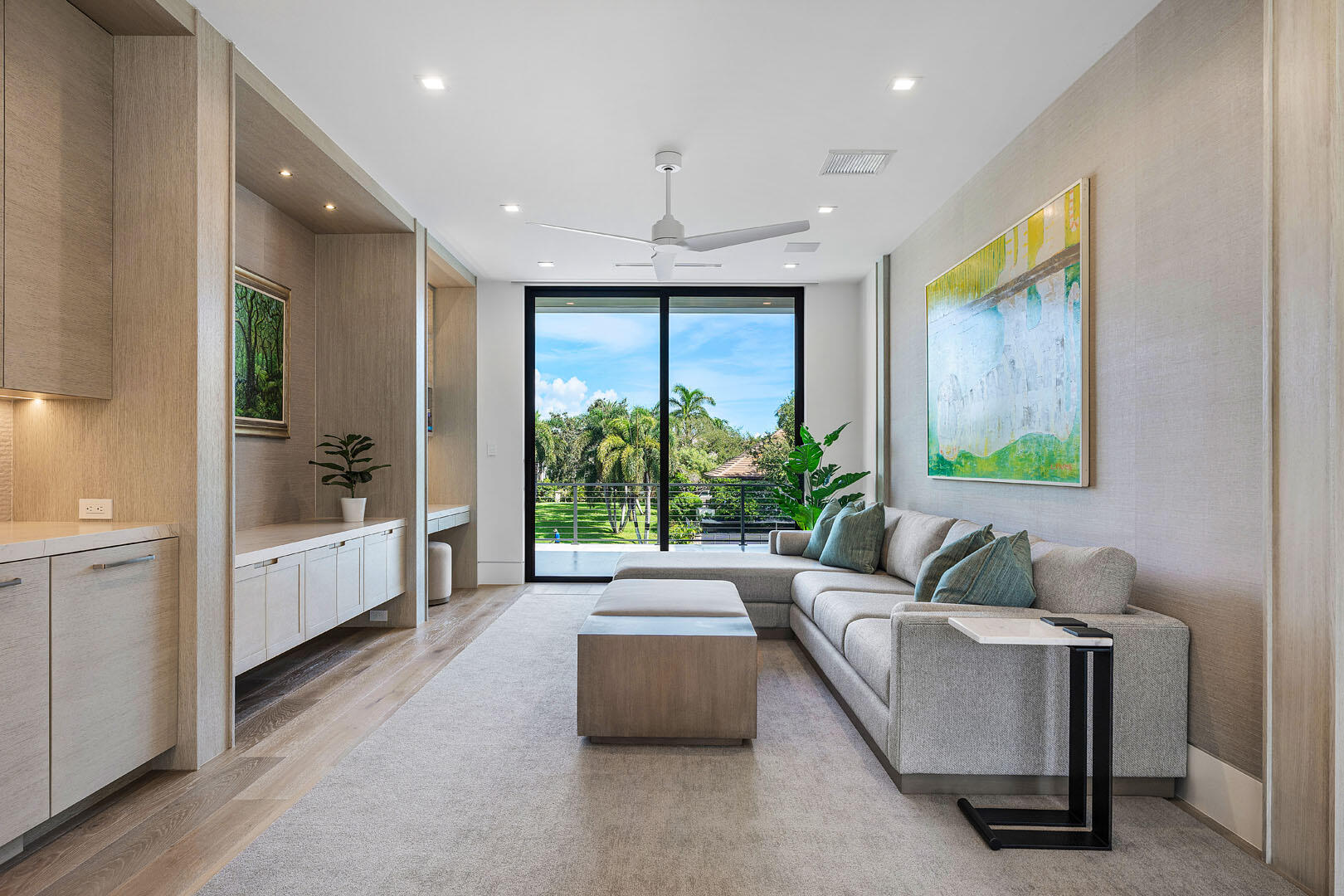 ROYAL PALM YACHT & COUNTRY CLUB - Residential