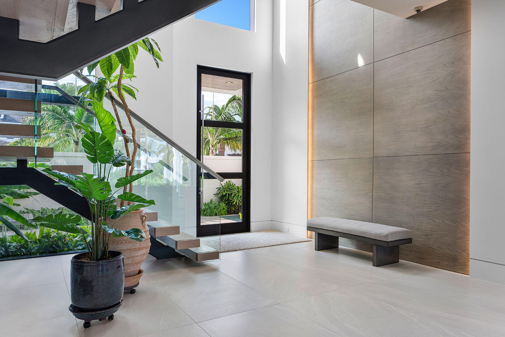 ROYAL PALM YACHT & COUNTRY CLUB - Residential