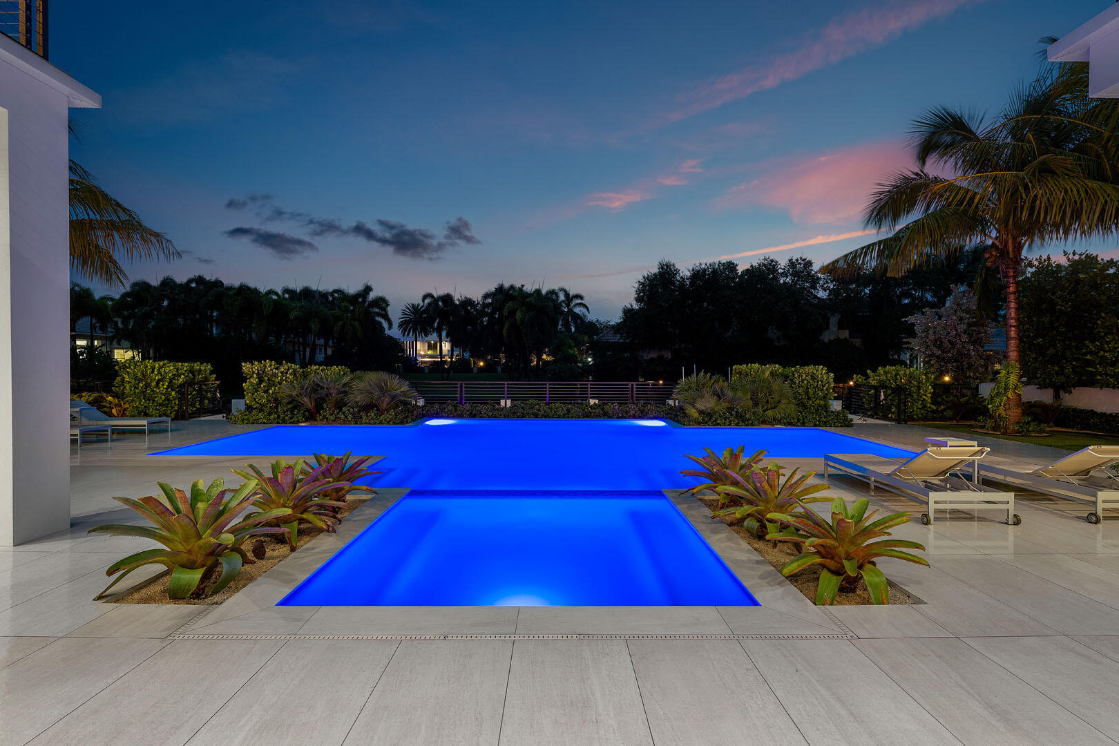 ROYAL PALM YACHT & COUNTRY CLUB - Residential