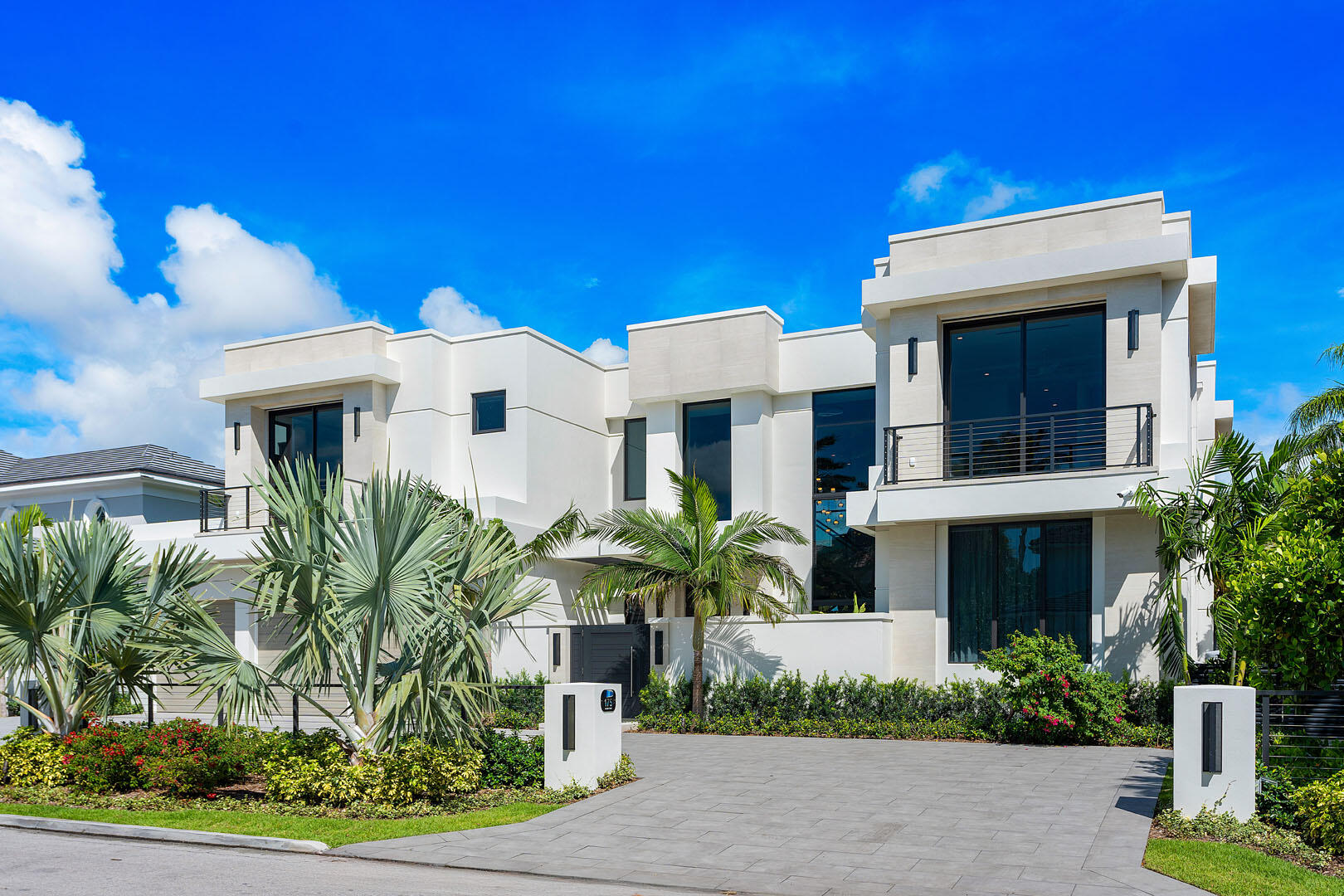 ROYAL PALM YACHT & COUNTRY CLUB - Residential