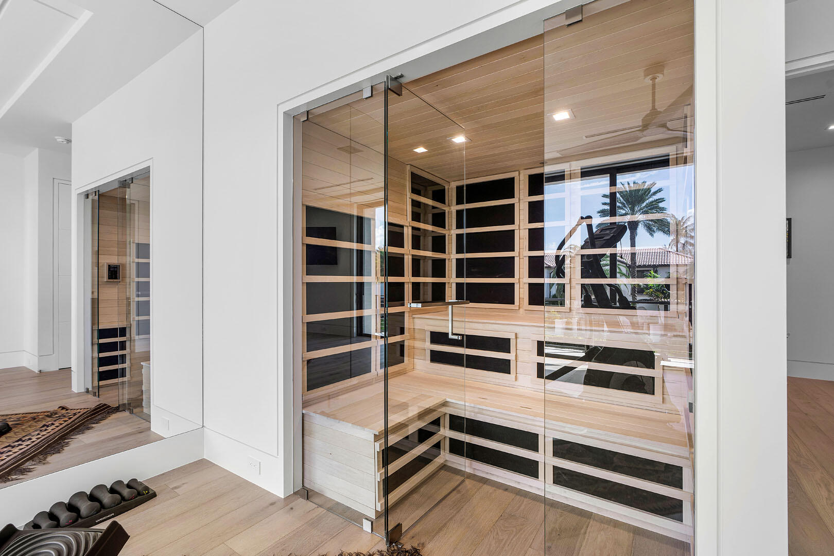 ROYAL PALM YACHT & COUNTRY CLUB - Residential