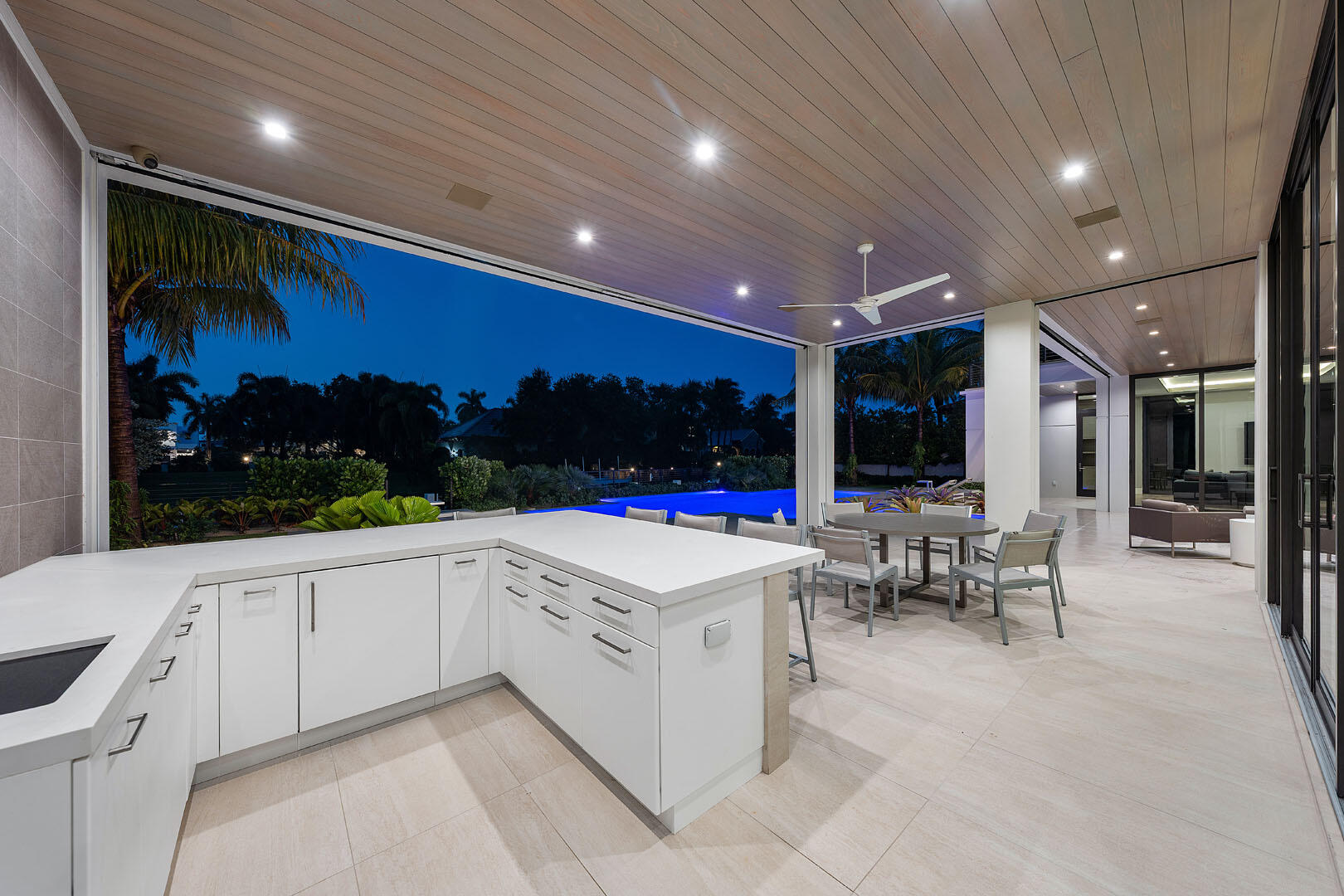 ROYAL PALM YACHT & COUNTRY CLUB - Residential