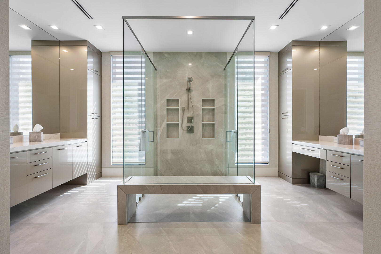 ROYAL PALM YACHT & COUNTRY CLUB - Residential