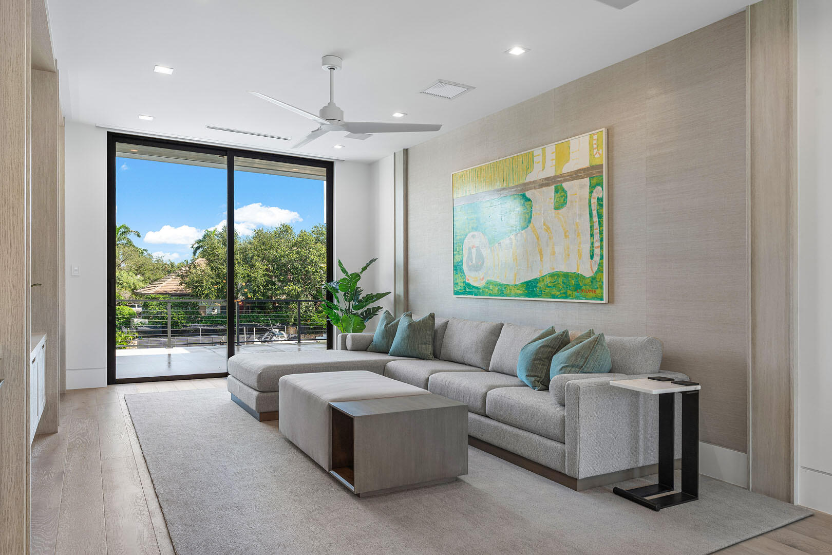 ROYAL PALM YACHT & COUNTRY CLUB - Residential