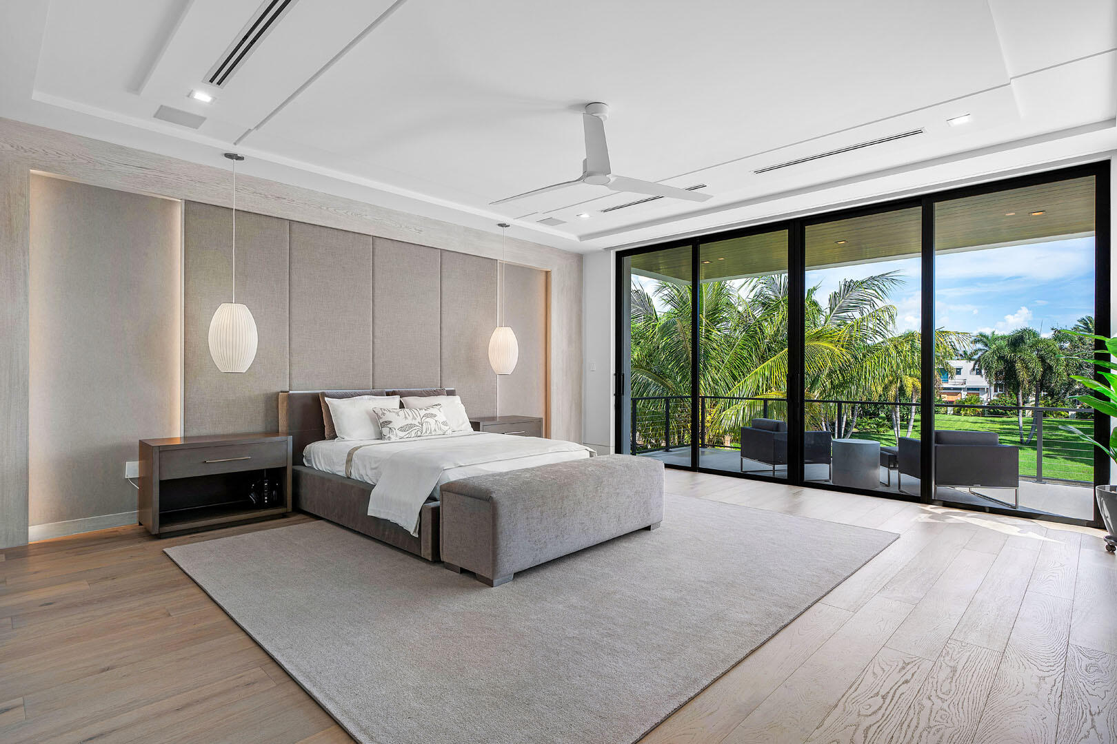 ROYAL PALM YACHT & COUNTRY CLUB - Residential