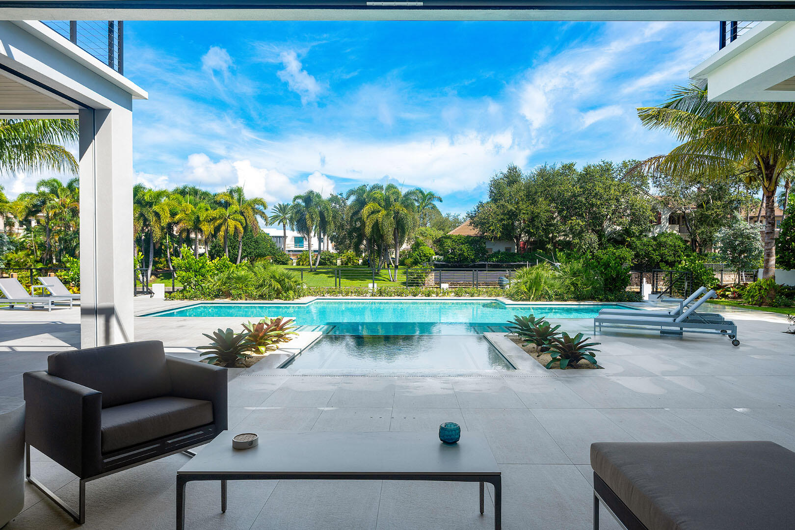 ROYAL PALM YACHT & COUNTRY CLUB - Residential