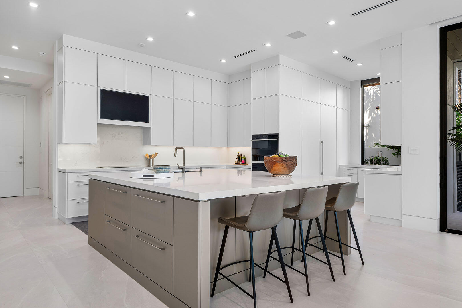 ROYAL PALM YACHT & COUNTRY CLUB - Residential