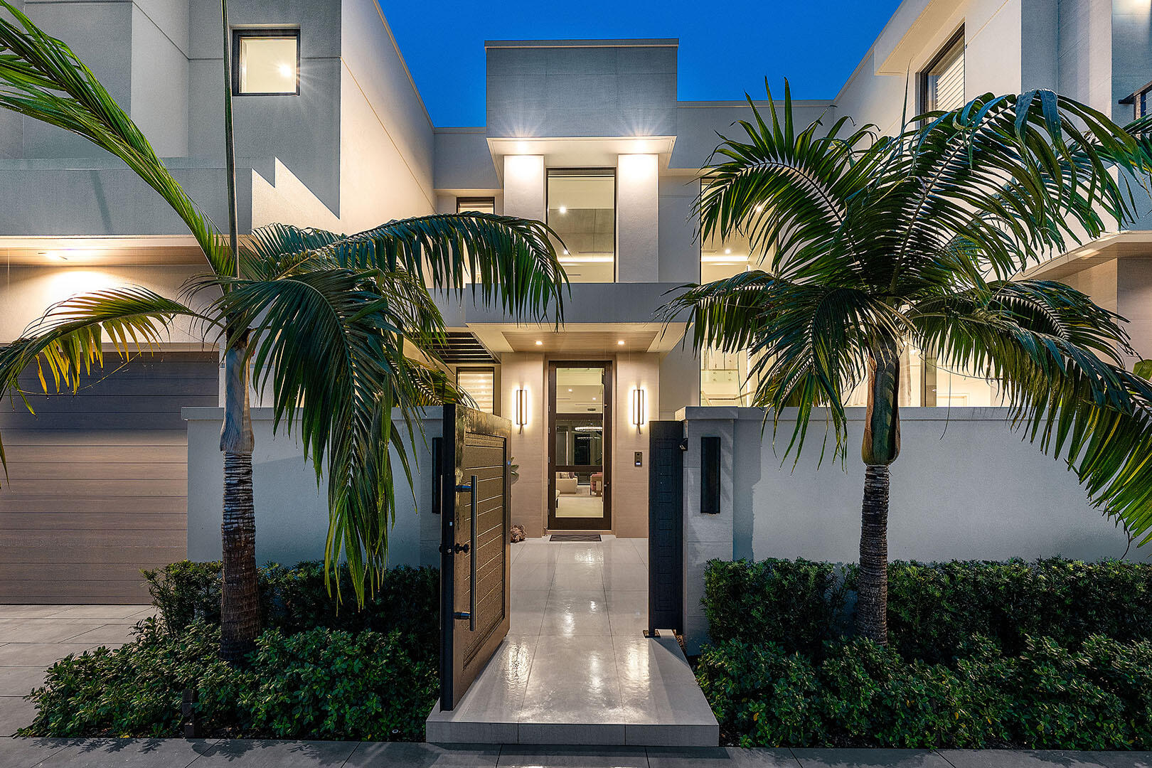 ROYAL PALM YACHT & COUNTRY CLUB - Residential