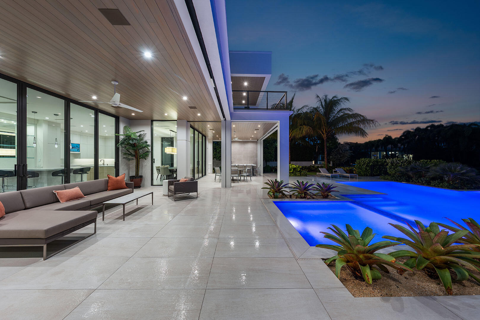 ROYAL PALM YACHT & COUNTRY CLUB - Residential