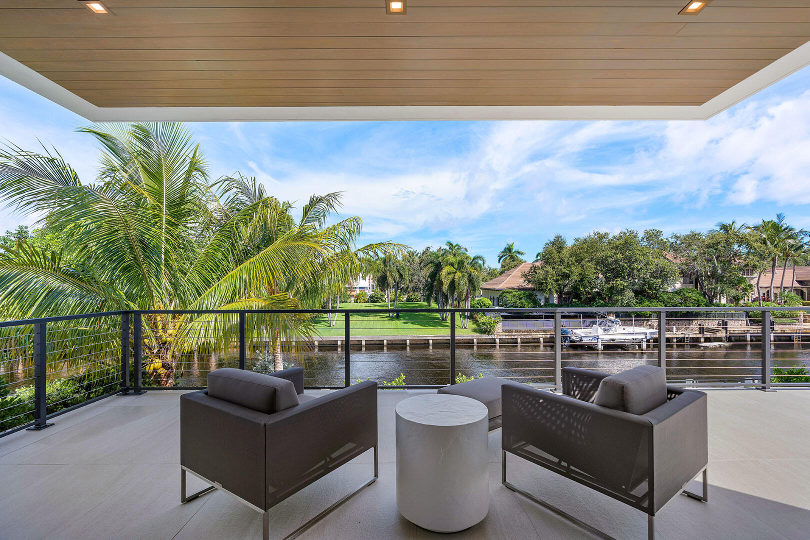 ROYAL PALM YACHT & COUNTRY CLUB - Residential