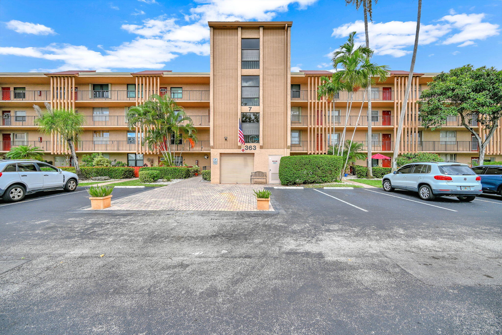 PALM LAKES CONDO - Residential