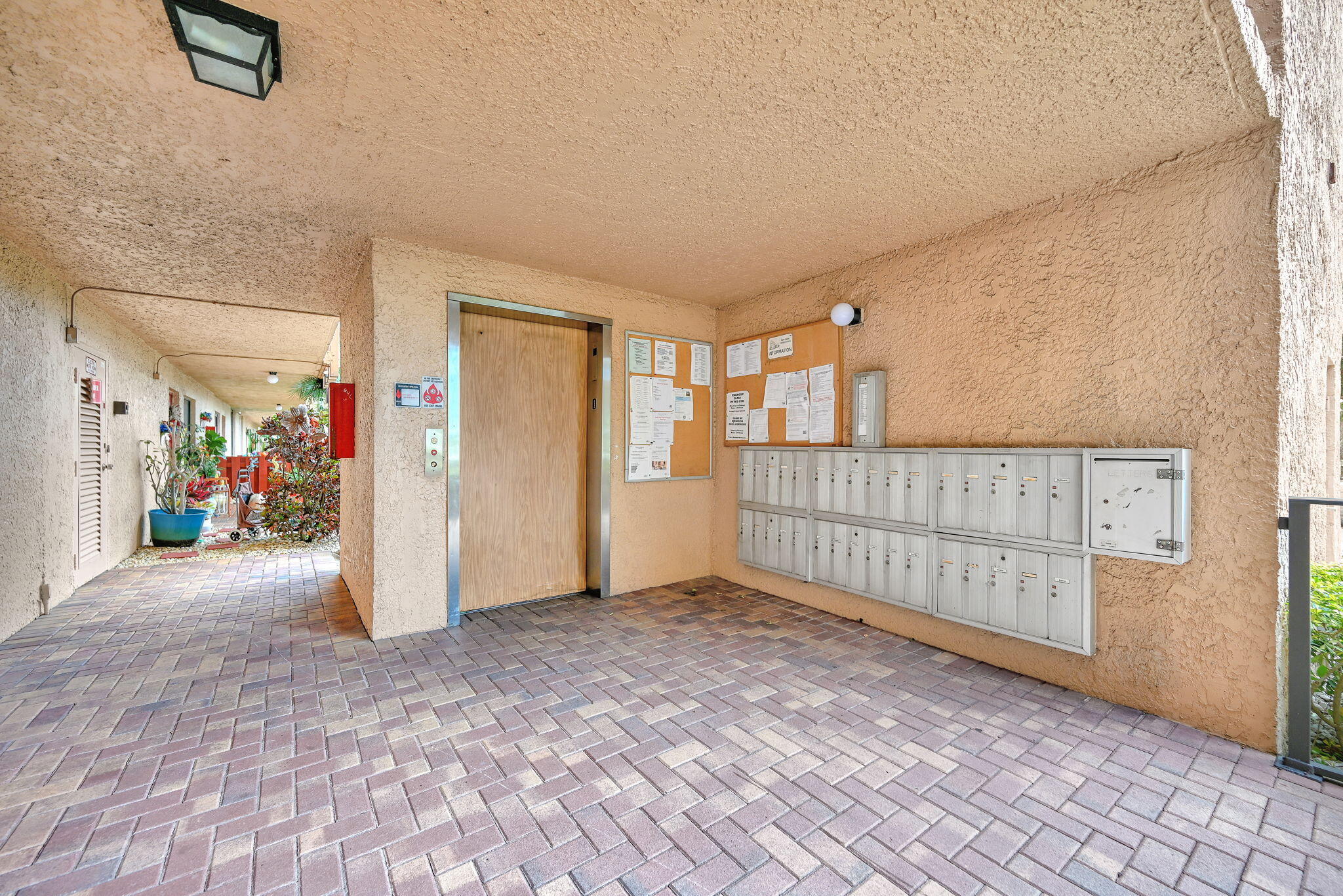 PALM LAKES CONDO - Residential