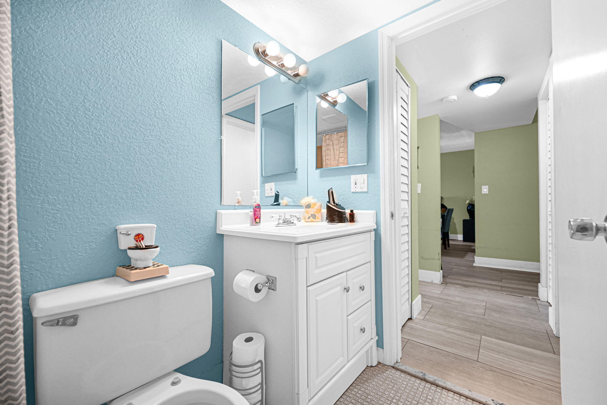 PALM LAKES CONDO - Residential